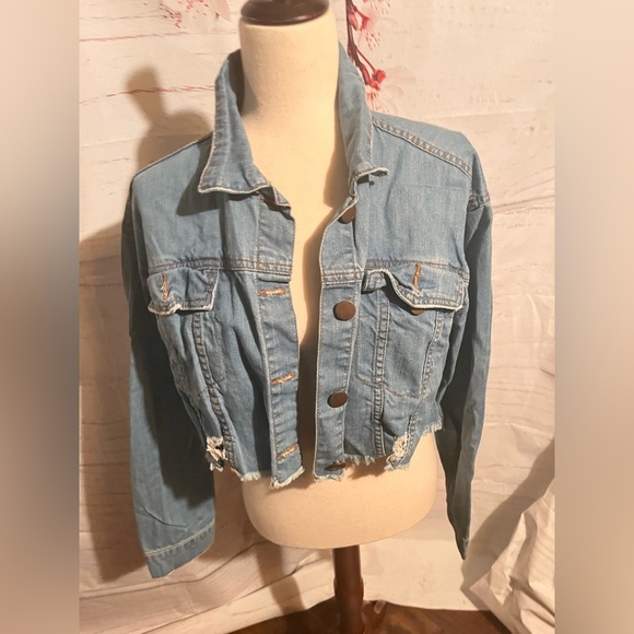 Jean jacket - Picture 1 of 6